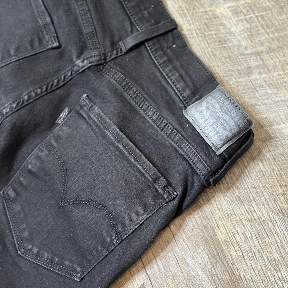 Black Straight-Leg Levi Jeans - Picture 3 of 6